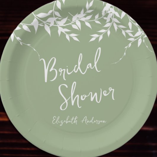 セージグリーンの植物の葉を使ったブライダルシャワー ペーパープレート