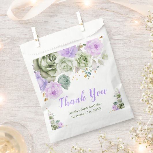 セージグリーンアンドパープルフローラ誕生日 フェイバーバッグ (クリップ留めされた状態)
