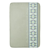 セージグリーンウィズティール（緑がかった色）ブルー バスマット (正面縦)