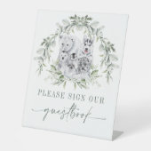 セージグリーンウィンターホリデーアルティックアニマルズゲストブック 台座サイン (正面)