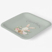 セージグリーンバニーラビットガールベビーバプテスマ ペーパープレート (傾斜あり)