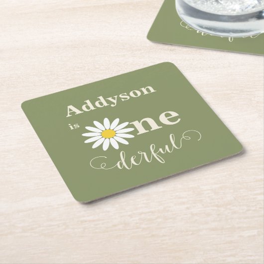 セージグリーンファースト誕生日デイジー スクエアペーパーコースター (アングル)