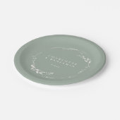 セージグリーンフローラリースモノグラムパーソナライズされた ペーパープレート (アングル)