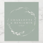 セージグリーンフローラリースモノグラムパーソナライズされた ワインラベル (シングルラベル)