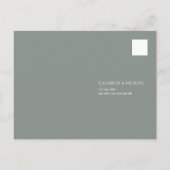 セージグリーンホワイトフローラレースウッドウェディングRSVP インビテーションポストカード (裏面)