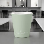 セージグリーンミニマルモダンリストモノグラエレガントム カフェラテマグ<br><div class="desc">Sage Green Minimalist Monogramコレクションモダンの紹介エレガント：穏やかな洗練と時代を超越したエレガンスで、あなたの美意識を高める。私たちのコレクションは、あなたの個人スタイルに合わせた洗練されたモノグラムによって補完された穏やかな緑の色合いのミニマルなデザインを紹介する。洗練された文房具から多彩なアクセサリーまで、コレクション内の各作品は、どんな場面でも表現できるように細心の注意を払って作られている。あなたは名刺、レターヘッド、あるいは味わい深いホームデザインを求める場合でも、私たちのミニマルなデザインはプロ意識と洗練を醸し出すクリーンで美コンテンポラリーしい外観を提供している。Sage Green Minimalist モダン Monogram Collectionは、その落ち着いたカラーパレットとミニマルな魅力を備えエレガント、シンプルさの美しいを味わう人に最適なコレクションである。エレガンスで自分のパーソナライズされたマークを作り、洗練の本質を受け入れモダンなさい。ビジネス用でも個人用でも、トレンドを超えスタイリッシュて、その控えめな魅力に魅了されるソリューションを提供。</div>