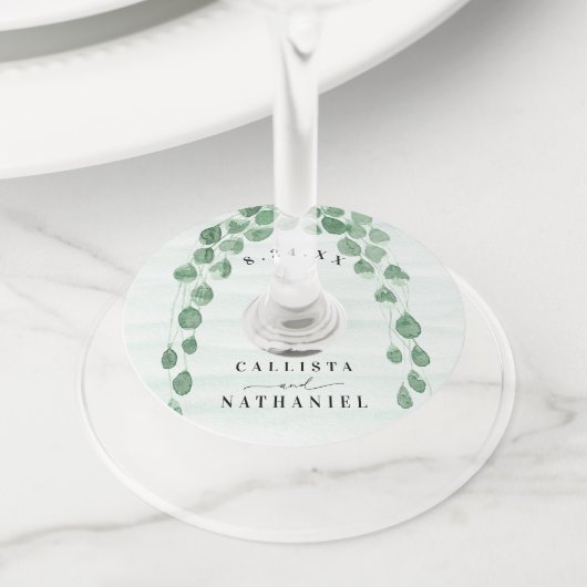 セージグリーンユーカリプトゥスガーランド金ゴールドオーバル結婚ズ ワイングラスタグ (クローズアップ)