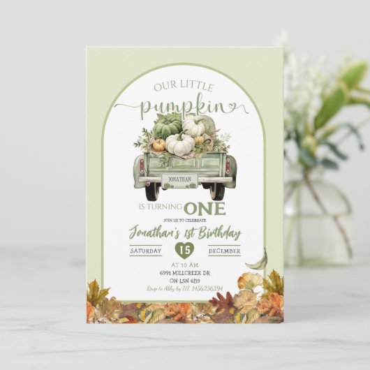 セージグリーンリトルカボチャ離れの誕生日 招待状 (スタンド正面)