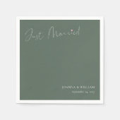 セージグリーン結婚たった今結婚しましたのナプキンと名前 スタンダードカクテルナプキン (正面)