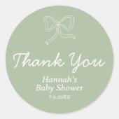 セージパーソナライズされたグリーンリボン赤ちゃんシャワーの好意 ラウンドシール (正面)