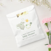 セージ男女兼用グリーンベビー服おもちゃシャワー フェイバーバッグ (封をした状態)