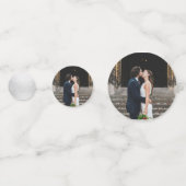 セージ緑と白のフローラ結婚のテーブル コンフェッティ (裏面)