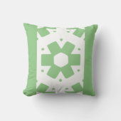セージ緑と白の装飾 クッション (正面)