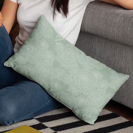 セージ緑のベッドルームベッドトレンディーフローラルパターン アクセントクッション