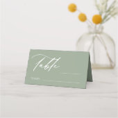 セージ緑のモノグラム結婚クレストのテーブル番号 プレイスカード (正面)