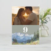 セージ緑の水の色の山の写真テーブル番号 招待状 (スタンド正面)