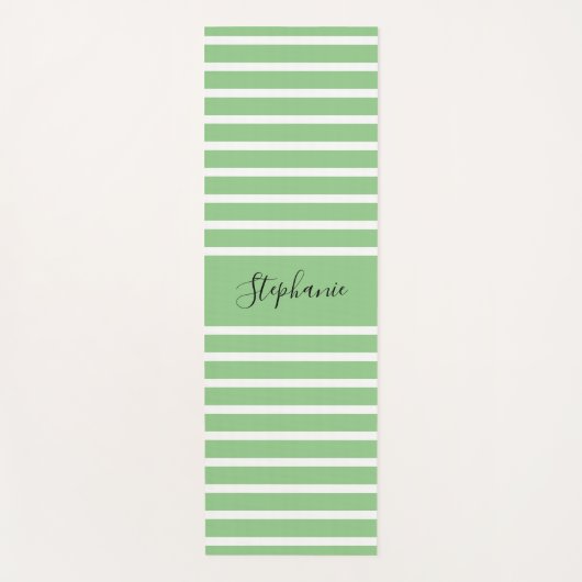 セージ緑の白いストライプ名前をカスタムするギフト ヨガマット (正面)