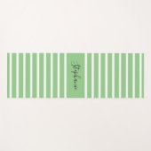 セージ緑の白いストライプ名前をカスタムするギフト ヨガマット (正面(横))