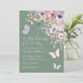 セージ緑の蝶のワイルドフラワーベビーシャワー 招待状 (スタンド正面)
