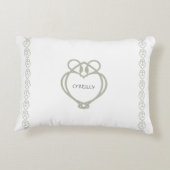 セージ緑アイリッシュケルト白鳥ラブノットファミリー名 アクセントクッション (裏面)