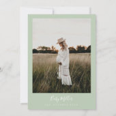 セージ緑ミニマリストモダンボホベイビーシャワー 招待状 (裏面)