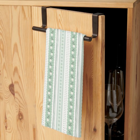 セージ色のホタテ模様のストライプが可愛らしいデザイン キッチンタオル (三つ折り)