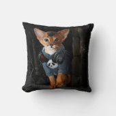 セーターを着たアビシニアンの子猫 クッション (正面)