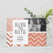 セーブ・ザ・デート - オンブレ チェvron ストライプ ジグザグ フォト 招待状 (スタンド正面)