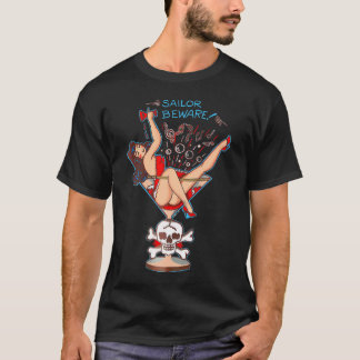 セーラー警戒マルティーニガラスのタトゥーで女の子をピンアップ Tシャツ