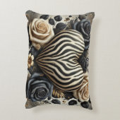 ゼブラエレガントプリントハートとバラ アクセントクッション (裏面(縦))