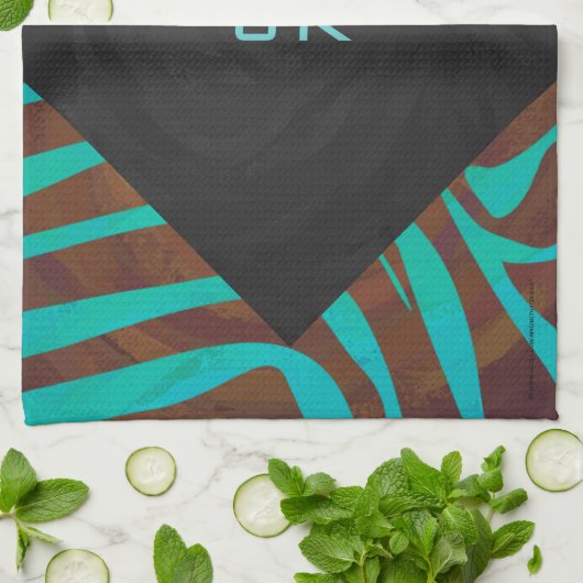 ゼブラブラウンとモノグラムティール(緑がかった色) キッチンタオル (折り畳み)