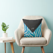 ゼブラブルーとホワイトとモノグラム クッション (椅子)