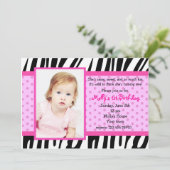 ゼブラプリントのホットピンク写真付き誕生日招待状 招待状 (スタンド正面)