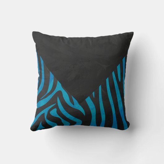 ゼブラモノクロとブルー(モノグラム) クッション (裏面)