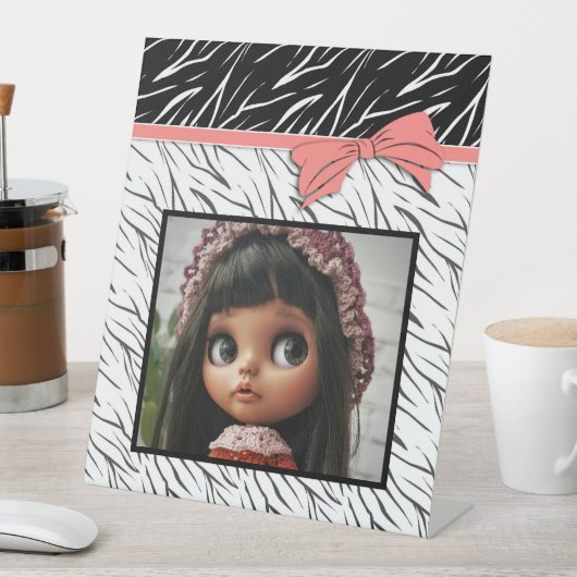 ゼブラ皮白黒タイガーレザーストライプピンク 台座サイン (インサイチュ)