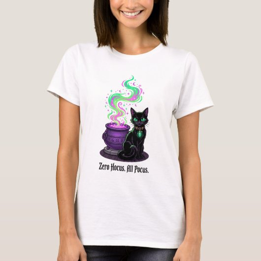 ゼロ・ホーカス・オール・ポーカス 面白い 猫 魔女 薬缶 デザイン Tシャツ (正面)