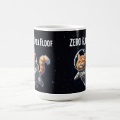 ゼロG、ふわふわ満開!愛らしい宇宙猫 コーヒーマグカップ (中央)