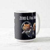 ゼロG、ふわふわ満開!愛らしい宇宙猫 コーヒーマグカップ (正面右)