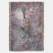 ソアリングフクロウと妖精のファンタジーアート スローブランケット (正面縦)
