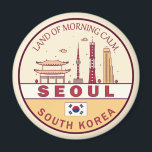 ソウル韓国市スカイラインエンブレム マグネット<br><div class="desc">韓国のモニュメントとランドマークを取り上げたソウルのミニマルなカラフルアートデザイン。</div>