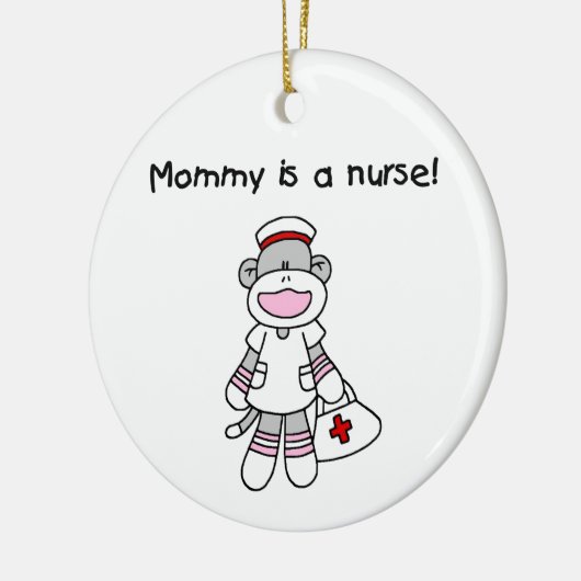 ソックス猿のお母さんのナースのTシャツおよびギフト セラミックオーナメント (左)