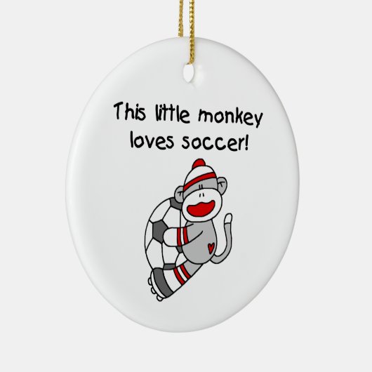 ソックス猿はサッカーのTシャツおよびギフトを愛します セラミックオーナメント (右)