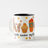 ソックス、マフィン、ラテのある秋のモチーフ ツートーンマグカップ (正面左)
