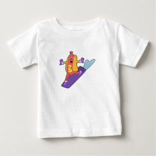ソノボードとスノーボーダーとしてのホットドッグ ベビーTシャツ