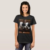 ソファすごいーの可愛い子犬1 Tシャツ (正面フル)