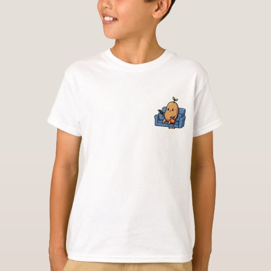 ソファでくつろぐ子供たちのおやつタイム Tシャツ (正面)