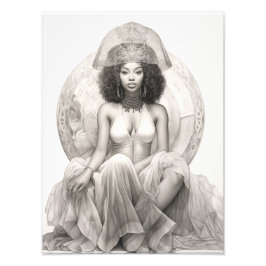 ソファに座ったエキゾチックな少女 フォトプリント           