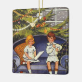 ソファに座る子供たち セラミックオーナメント (左)