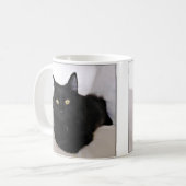 ソファリラックスに座った黒猫 コーヒーマグカップ (正面左)