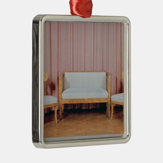 ソファーおよび2脚の椅子のKarelian樺の木1810-20年 メタルオーナメント (右)